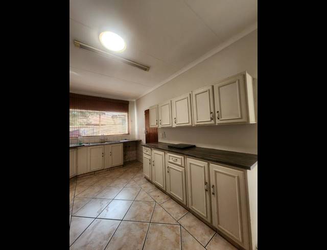 3 BEDROOM PROPERTY TO RENT IN SHARONLEA